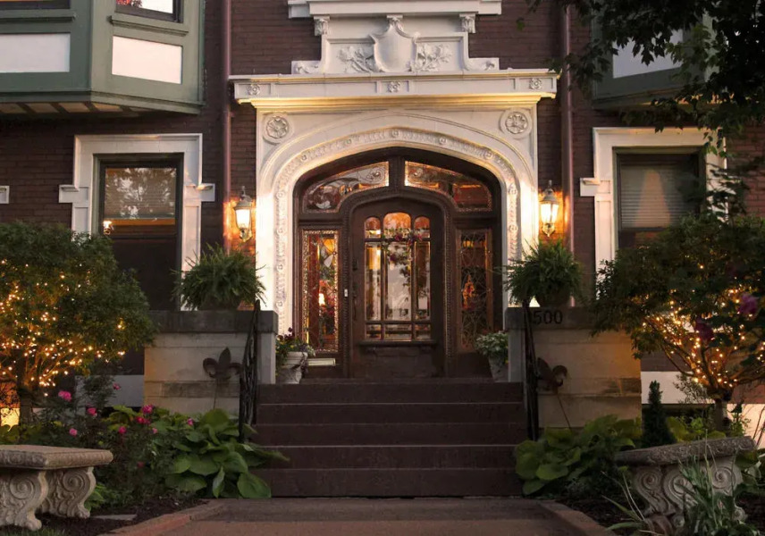 Fleur-de-Lys Mansion