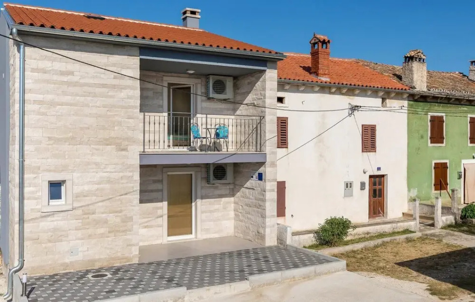 Amazing Home in Bratulici With Wifi and 2 Bedrooms