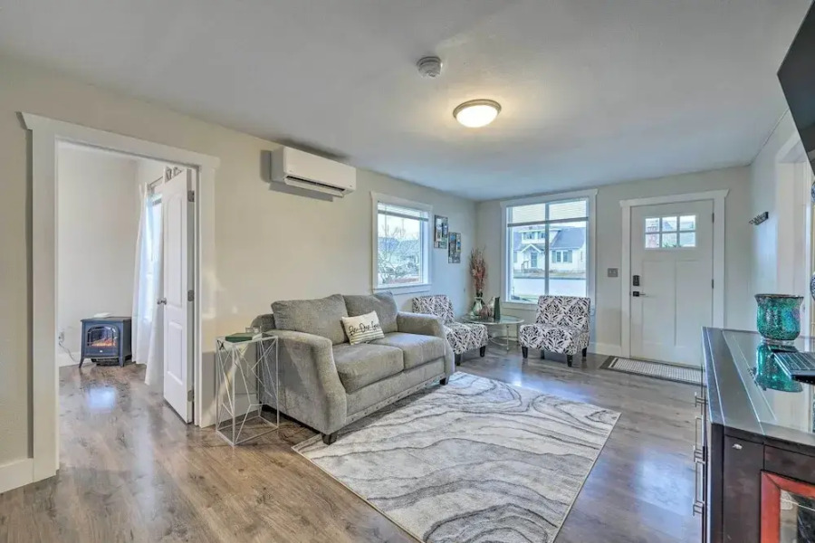 Port Angeles Retreat - 1 Mi to Downtown!