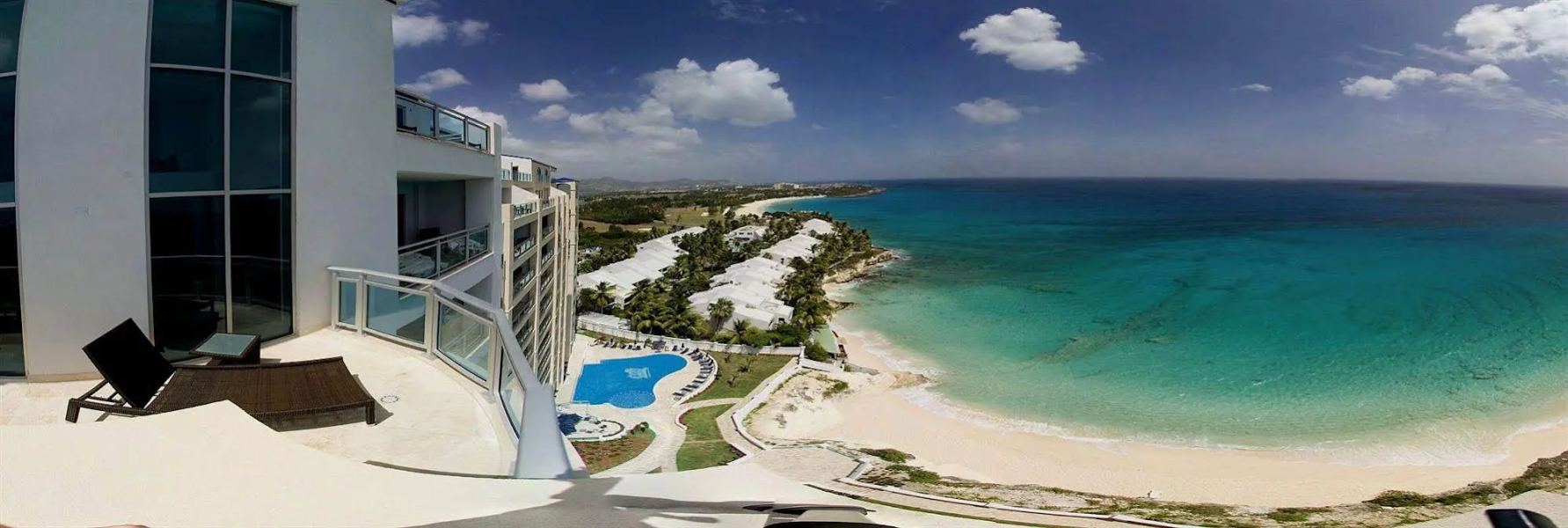 *The CLIFF_ BEACHFRONT and LUXURY MODERN UNIT* C2