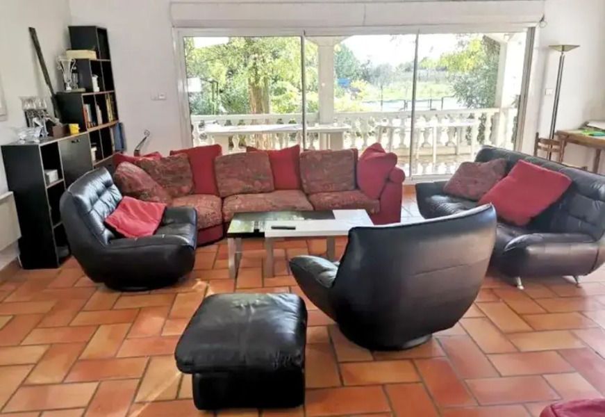 Villa de 7 chambres avec piscine privee et jardin amenage a Aimargues