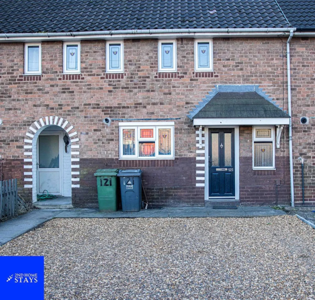 2ndhomestays -walsall- Charming 3-bedroom House