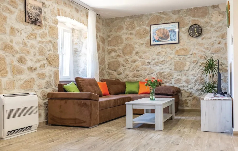 Amazing home in Ploce w/ WiFi and 3 Bedrooms