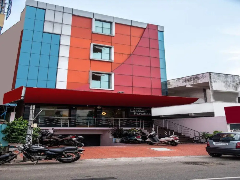 OYO 13321 Hotel Lakshmi Paradise