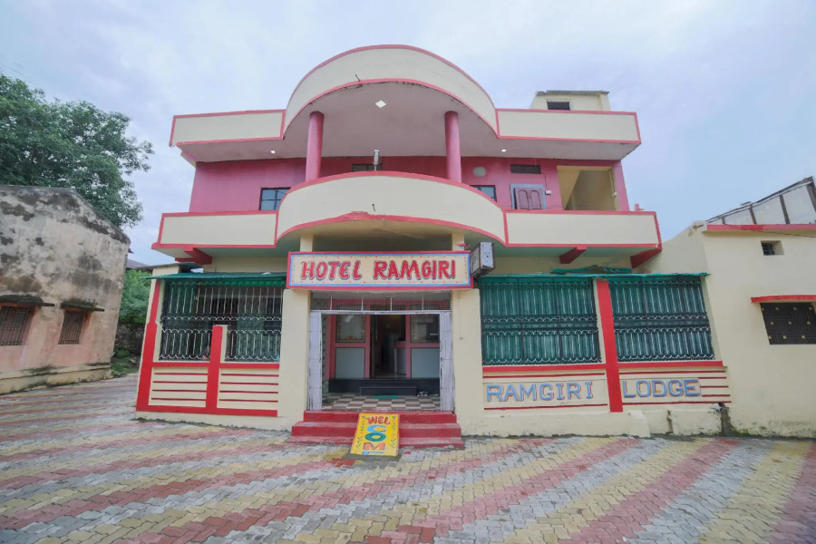 SPOT ON 46669 Hotel Ramgiri