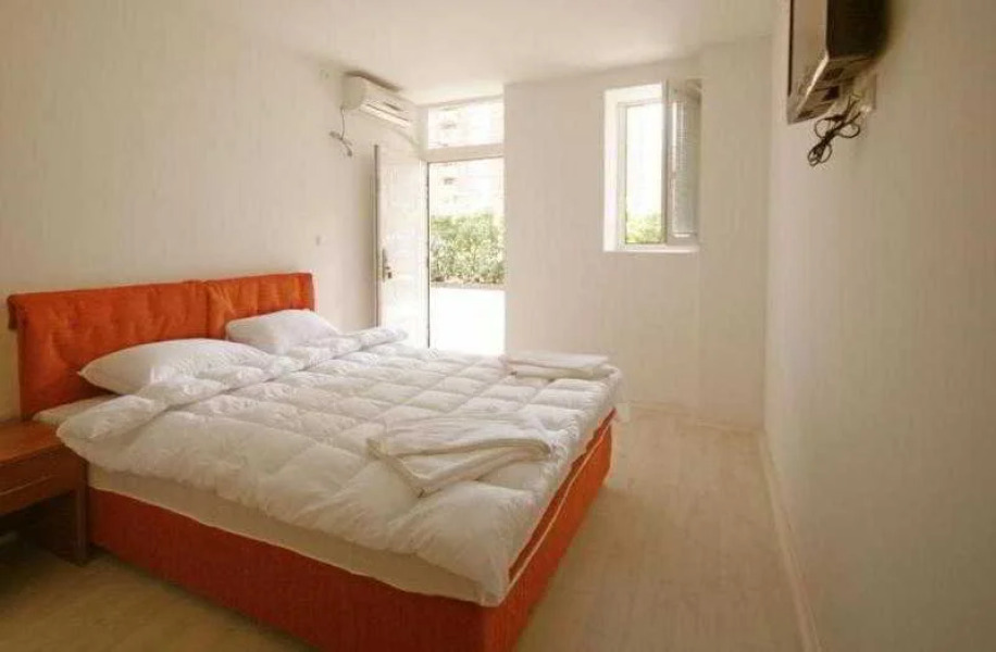 Pansion Bianko - Anja