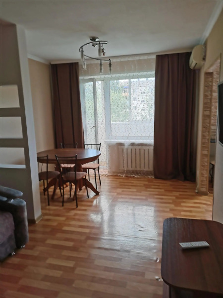 Сутки как дома на Сафьяновых, 1