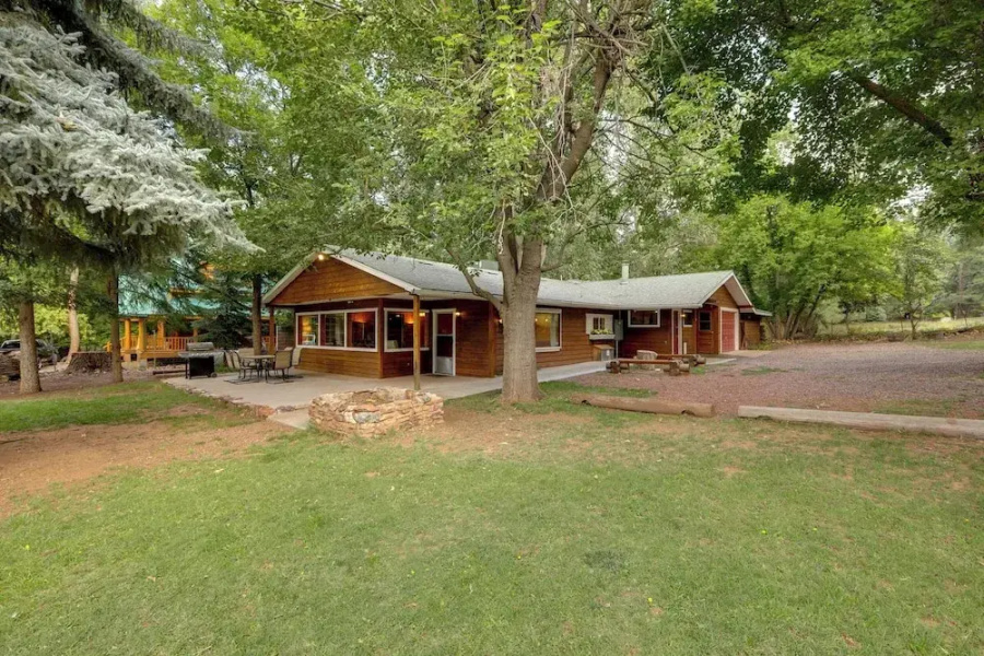8 Mi to Fossil Springs Trailhead: Pine Retreat!