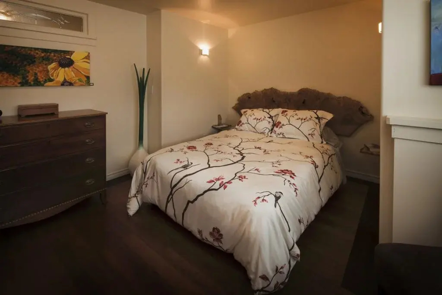 A Boutique Artful Suite