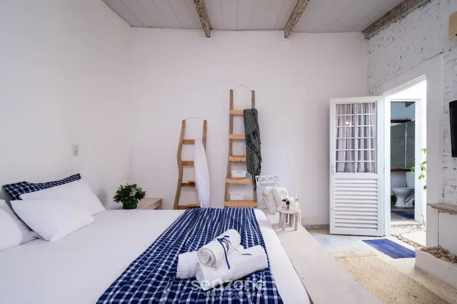 Cozy Lakefront Suites RGB