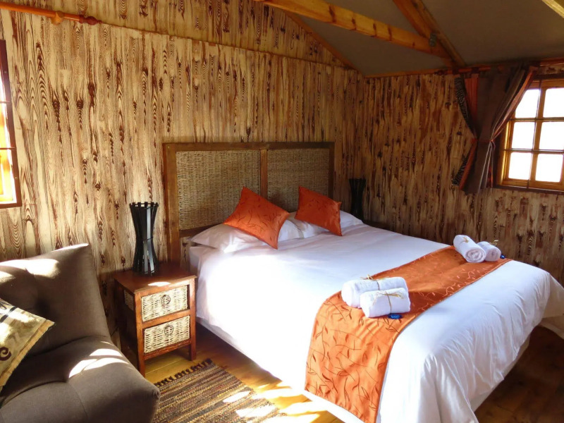 Meerkatplaats Guesthouse and B&B