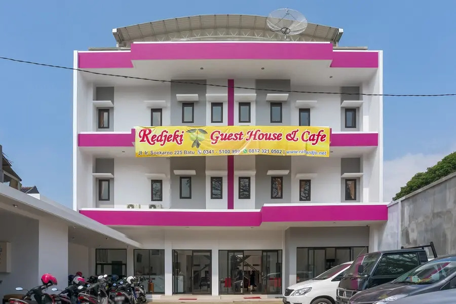 RedDoorz near Jawa Timur Park 3