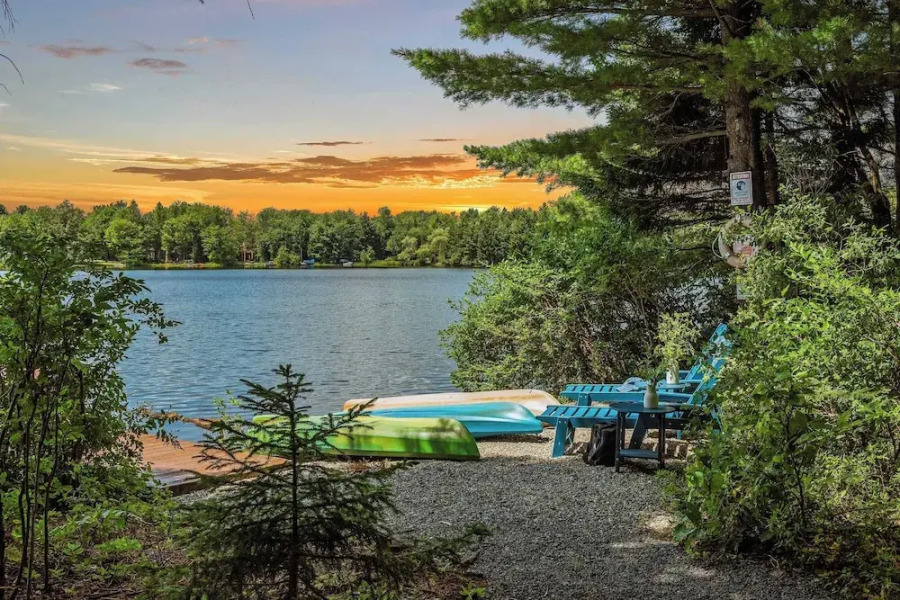 Tranquil Waterside by Avantstay Lakefront + Dock, Game Room, Views