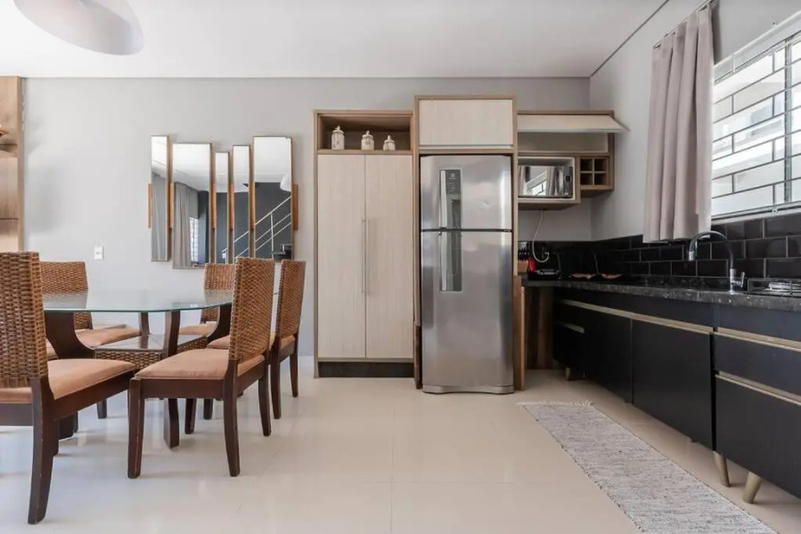 Lindo sobrado c/piscina pé na areia RAT002