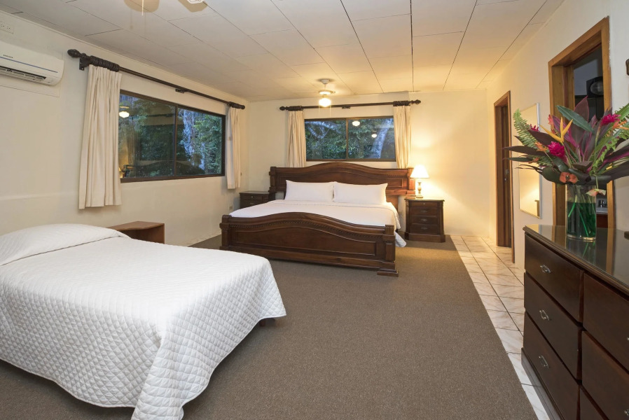 Crocodile Bay Resort