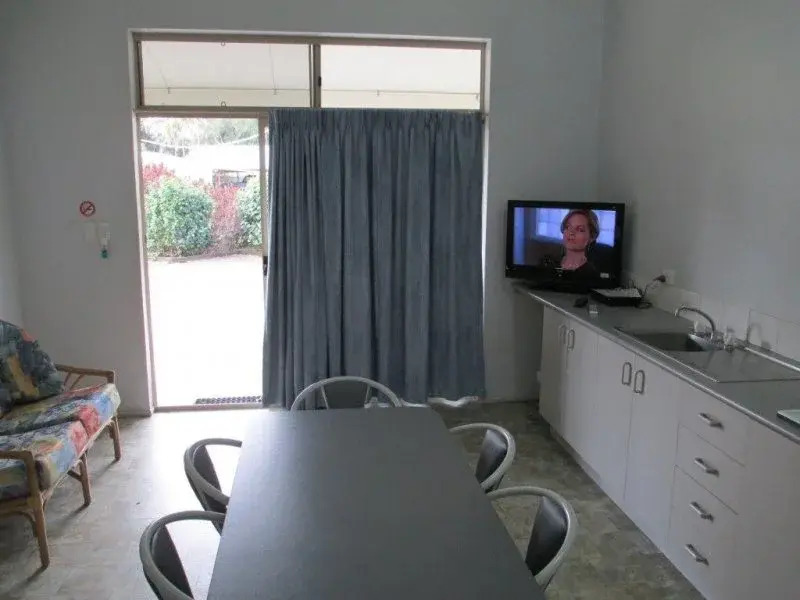 Poona Palms Caravan Park