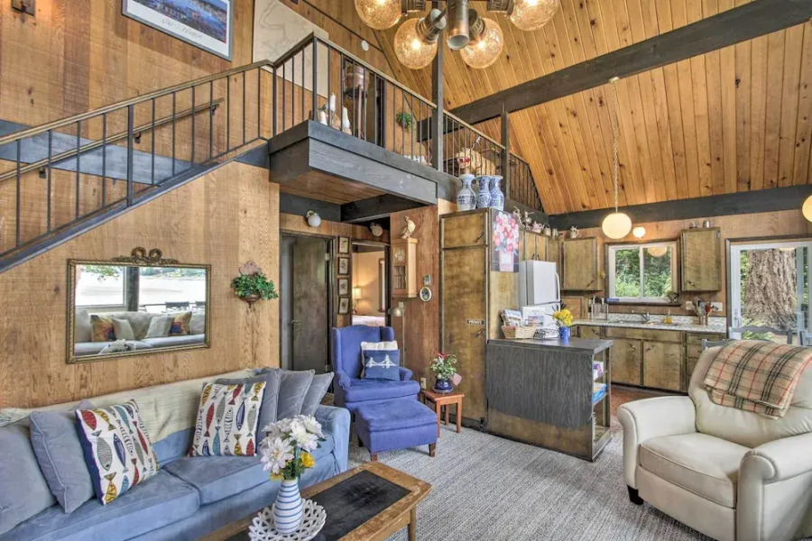 Waterfront Cabin w/ Fire Pit in Gig Harbor!