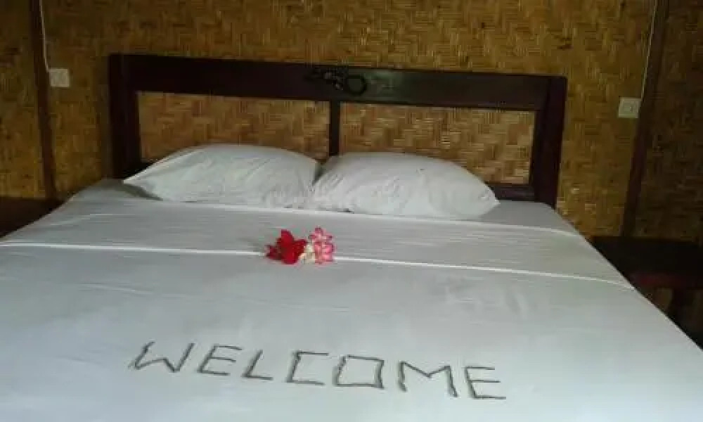 Askat Menjangan Guest House