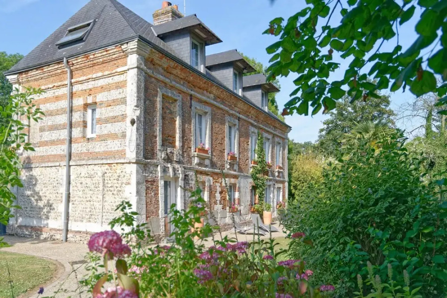 La Charmeuse D'etretat