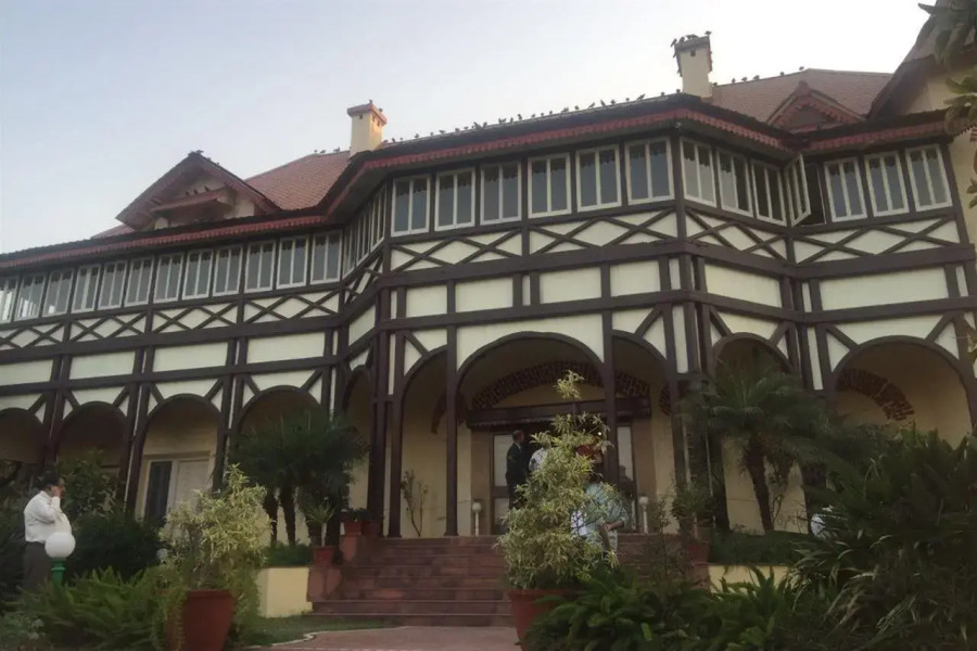 Hotel Sunrise Palace By Sky Stays