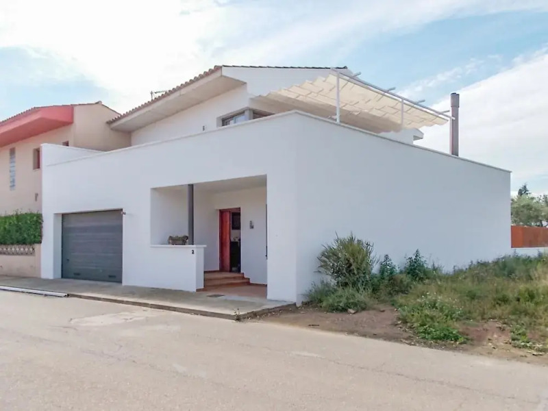 Fantastic Holiday Home in St Pere Pescador Spain With Pool