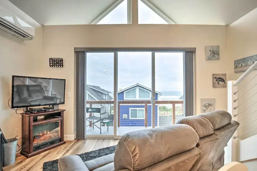 Peaceful Winter Retreat: Oregon Coastline Beach!