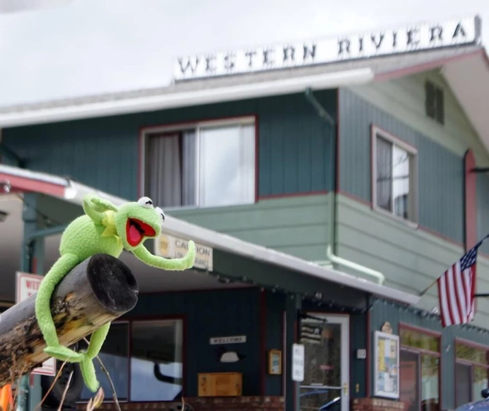 Western Riviera Lakeside Lodging