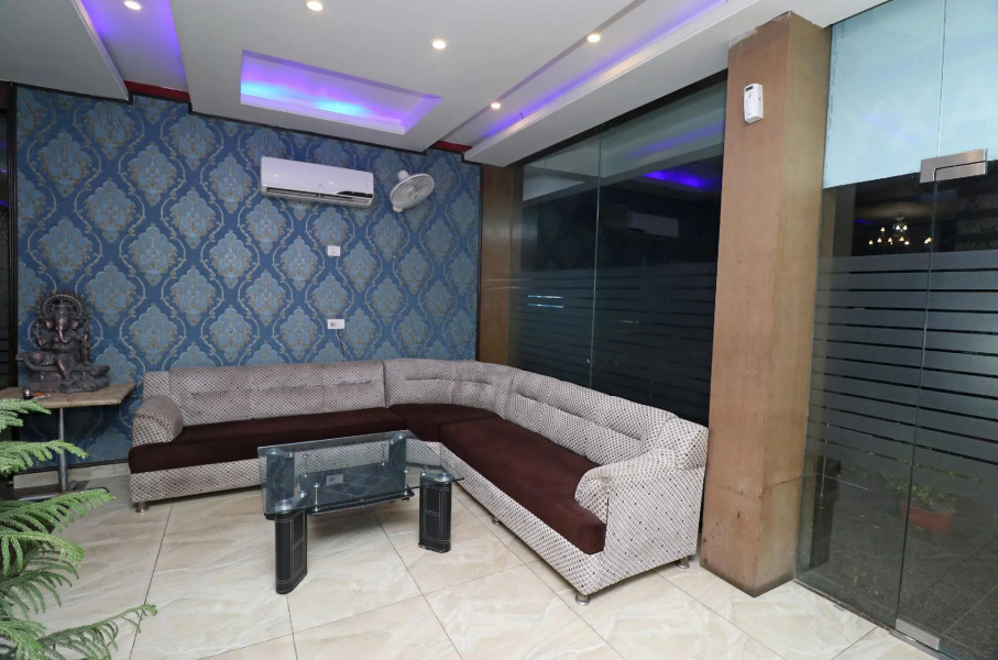 OYO 1988 Hotel Galaxy