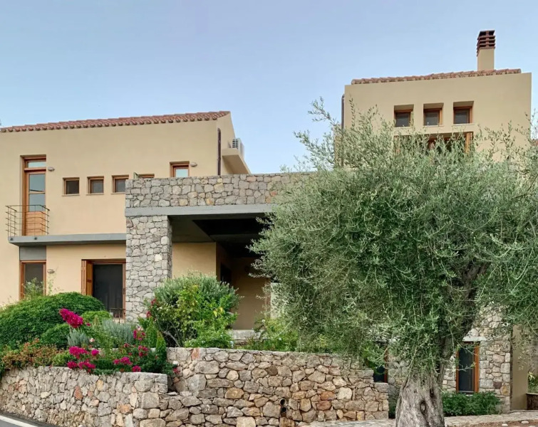 Kyparissi Guest House