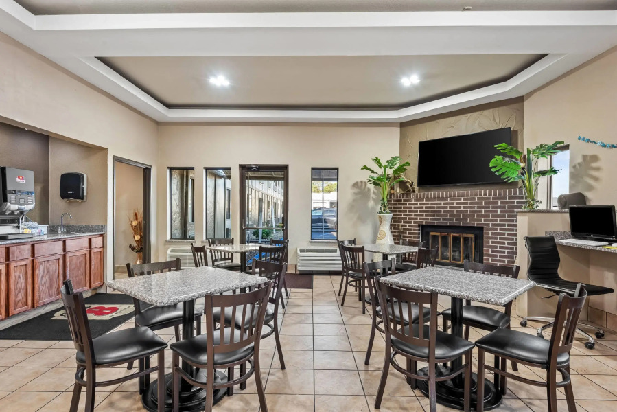 Super 8 by Wyndham Terre Haute