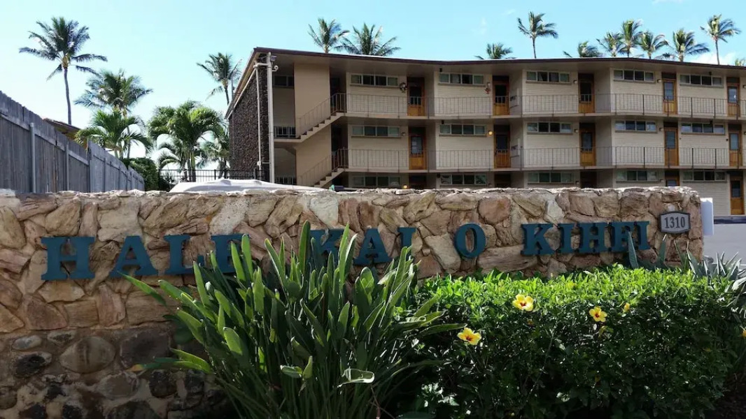 Hale Kai O Kihei by CRH