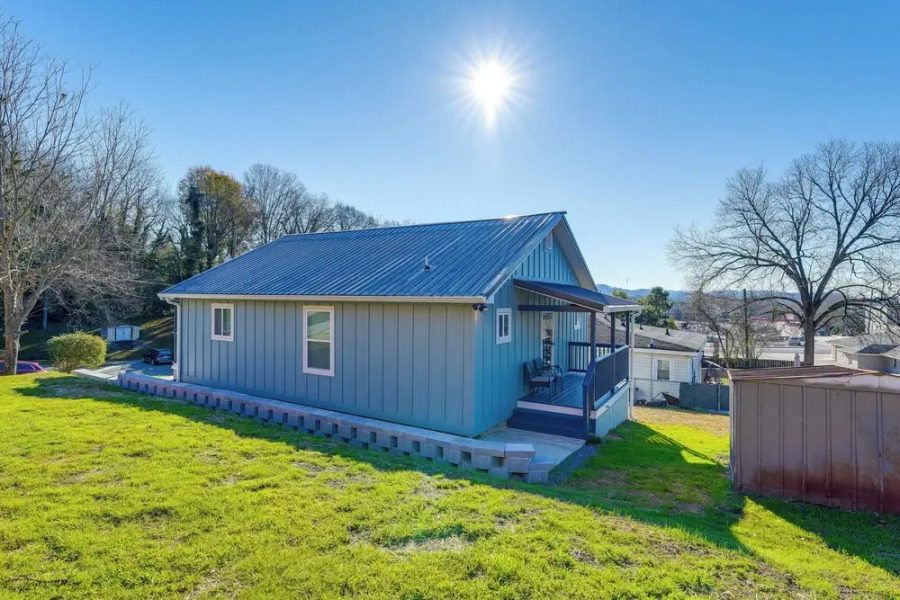 Walk Downtown: Charming Rome Abode w/ Yard!