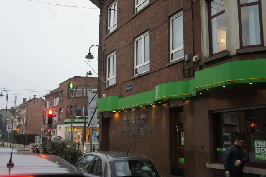 J and R Brussels City Apartment