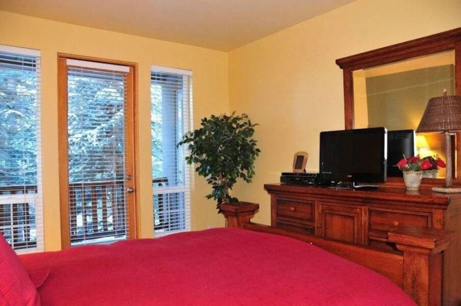 Snowstar in River Run by Alpine Lodging