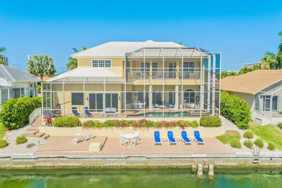 Waterfront Home With Pool, spa and 2nd Floor Balcony