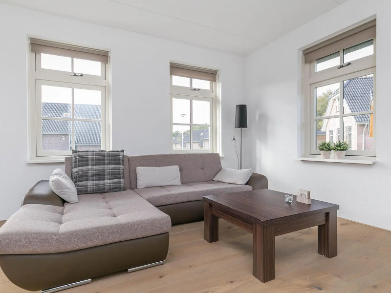 Detached 2 Bathroom Villa in Quiet Location near Forest