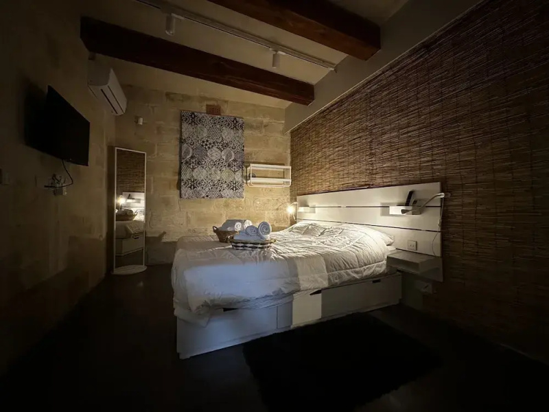 Heritage Living Apartment With Spectacular Views