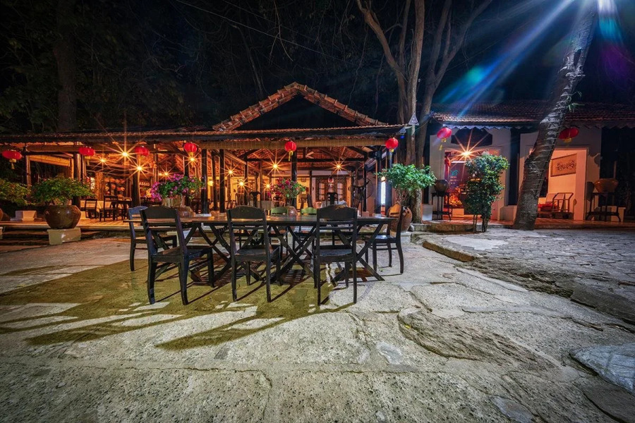 Ven Song Riverside Hotel