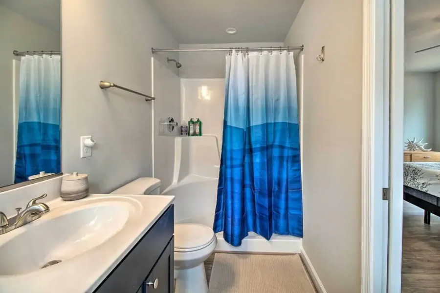 Virginia Getaway - 1 Mi to Colonial Beach!