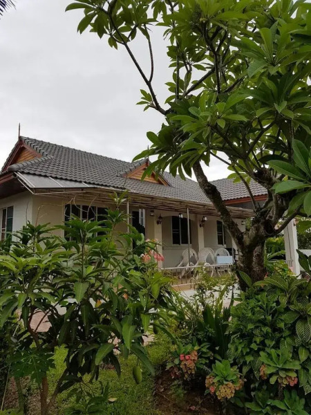 Nuch's Apple Guest House