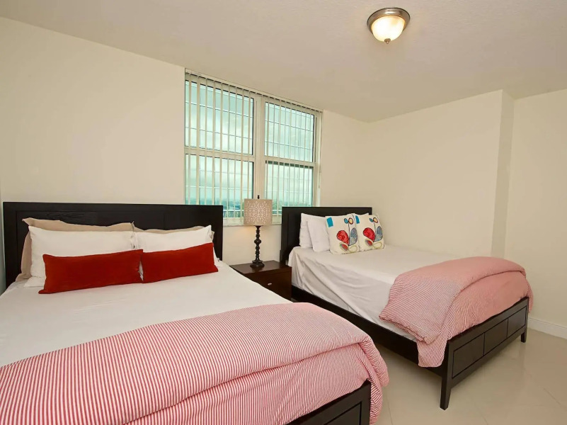 The Hotel House - One Broadway