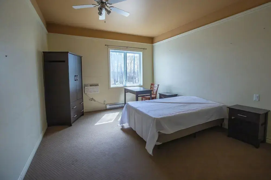 Room in Guest Room - Private Room3 Autonomous South Bank Urban Countryside - A15