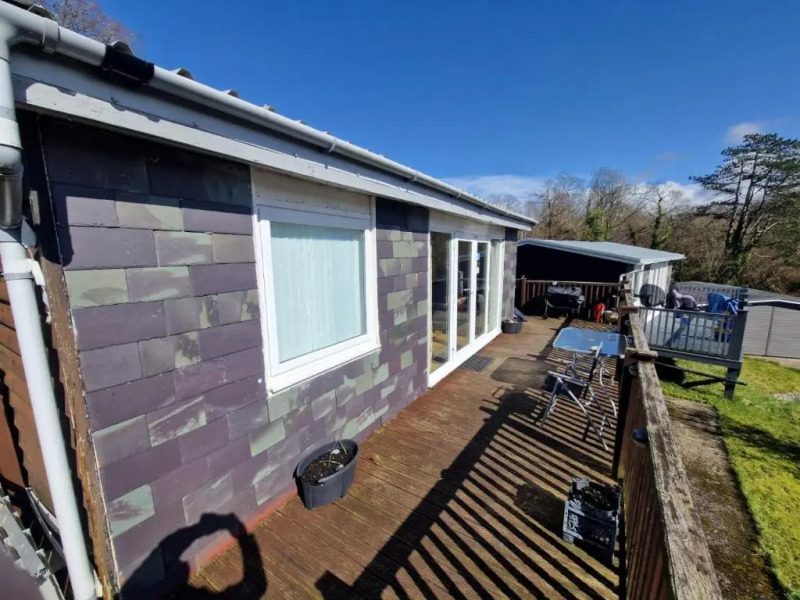 60 upperlakeside glan gwna