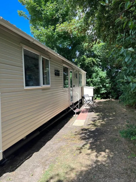 Spacious 2 bed Holiday Home Entertainment on Site