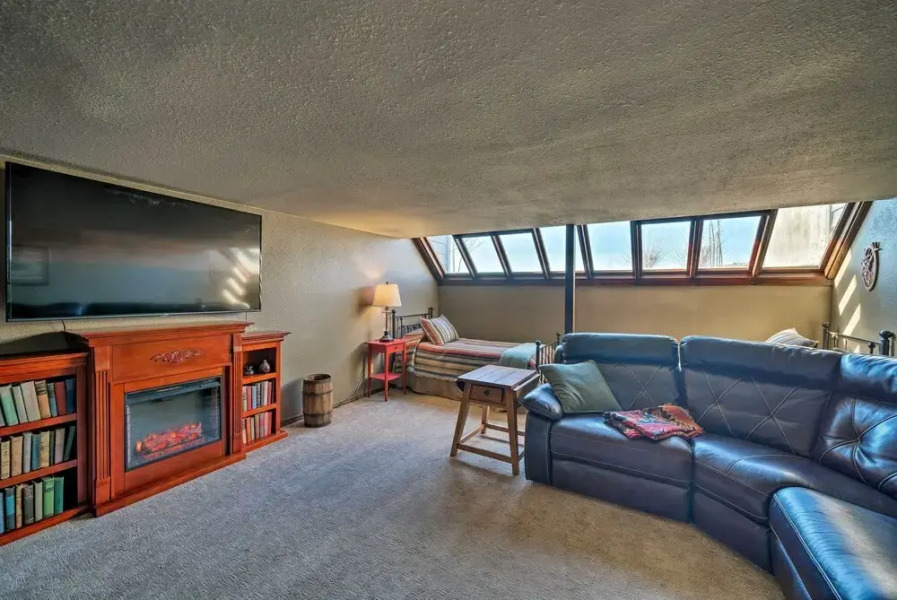 Bozeman Home on 11 Acres w/ Mountain Views!