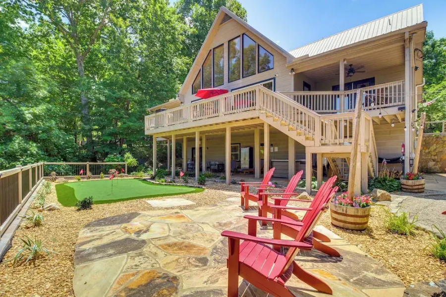 Ellijay Cabin w/ Hot Tub & Mountain Views