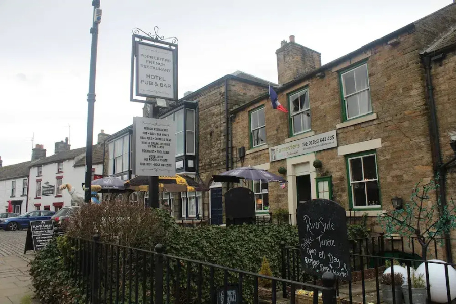 Forresters Bar & Restaurant with Rooms