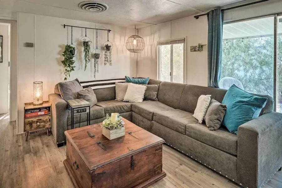 < 1 Mi to Lake Havasu: Pet-friendly Home