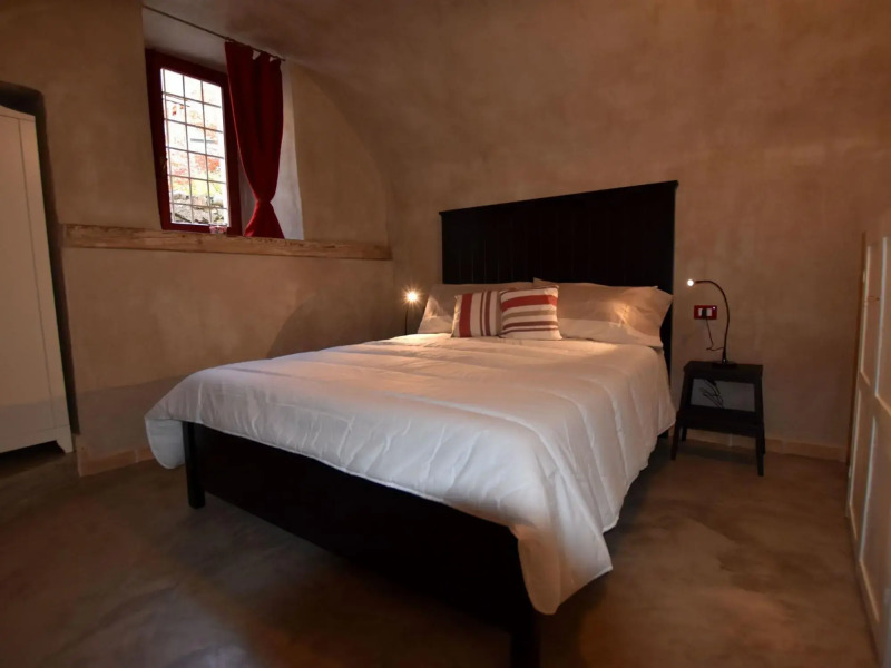 Ancient, Renovated Farmstead With Private, Equipped Garden. Only 3km From the Lake