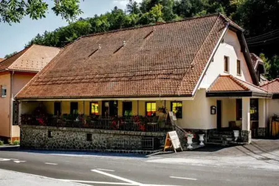 Framski Hram Guest House